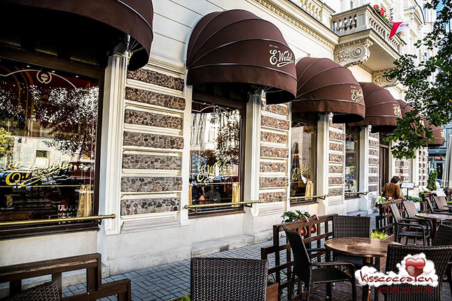 Sklep z czekoladą E.Wedel, Polska 波兰 E.Wedel 埃·韦德尔巧克力店 Poland E.Wedel chocolate shop Sklep z czekoladą E.Wedel, Polska 波兰 E.Wedel 埃·韦德尔巧克力店 Poland E.Wedel chocolate shop 109