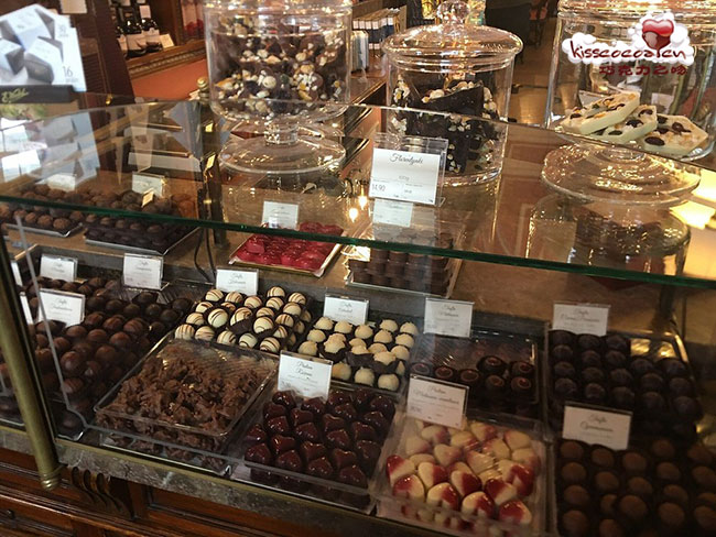 Sklep z czekoladą E.Wedel, Polska 波兰 E.Wedel 埃·韦德尔巧克力店 Poland E.Wedel chocolate shop Sklep z czekoladą E.Wedel, Polska 波兰 E.Wedel 埃·韦德尔巧克力店 Poland E.Wedel chocolate shop 92