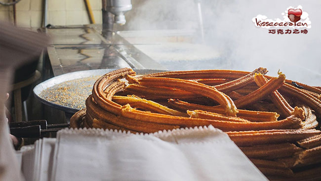 西班牙马德里 Chocolateria SAN GINES 圣希内斯巧克力店的西班牙油条 西班牙马德里 Chocolateria SAN GINES 圣希内斯巧克力店的西班牙油条