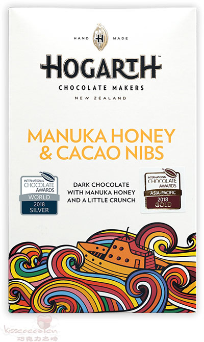 HOGARTH 霍加斯
Manuka Honey & Cacao Nibs 麦卢卡蜂蜜和可可碎粒
66% 可可含量 黑巧克力 70克 HOGARTH 霍加斯
Manuka Honey & Cacao Nibs 麦卢卡蜂蜜和可可碎粒
66% 可可含量 黑巧克力 70克