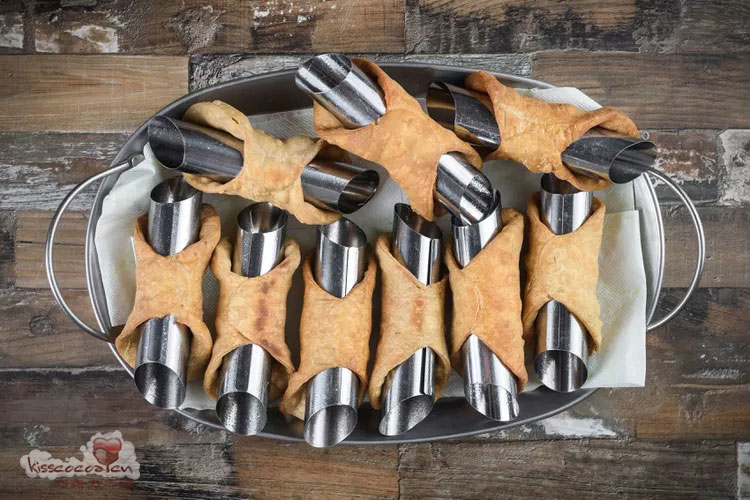 Sicilian cannoli 西西里卡诺里,西西里奶油甜馅煎饼卷的制作11