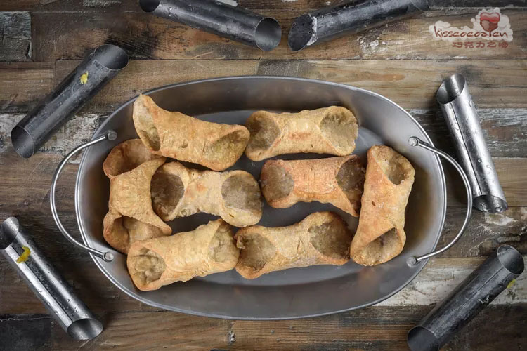 Sicilian cannoli 西西里卡诺里,西西里奶油甜馅煎饼卷的制作12