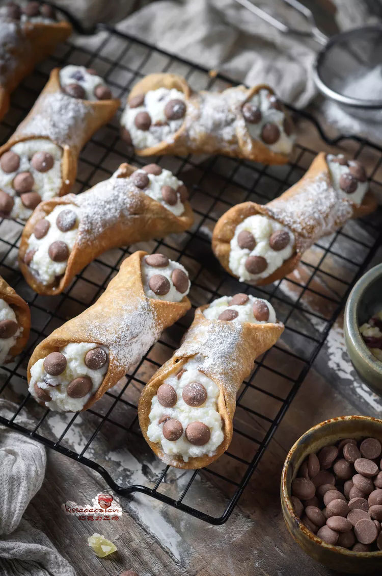 Sicilian cannoli 西西里卡诺里,西西里奶油甜馅煎饼卷的制作19