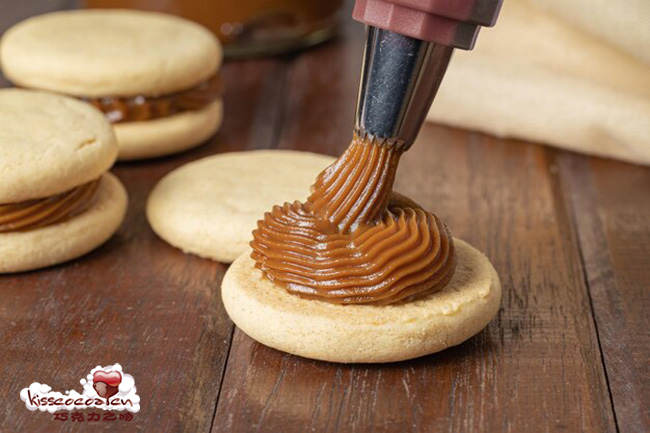 阿根廷最传统最受欢迎的 Alfajor de maicena 玉米面阿法奇朵制作35